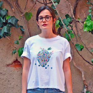 Camiseta corazón floral