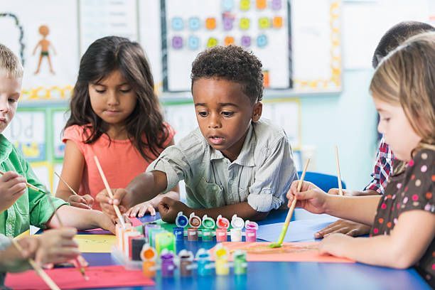 club mensual: Lunes de pintura para niños (4 a 7 años)